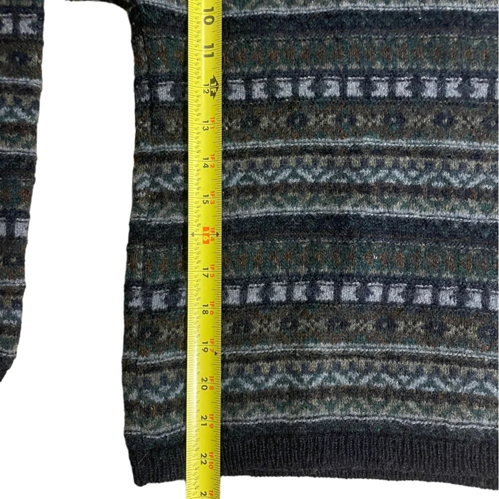 Patterned Crew Neck Sweater - Picture 6 of 7